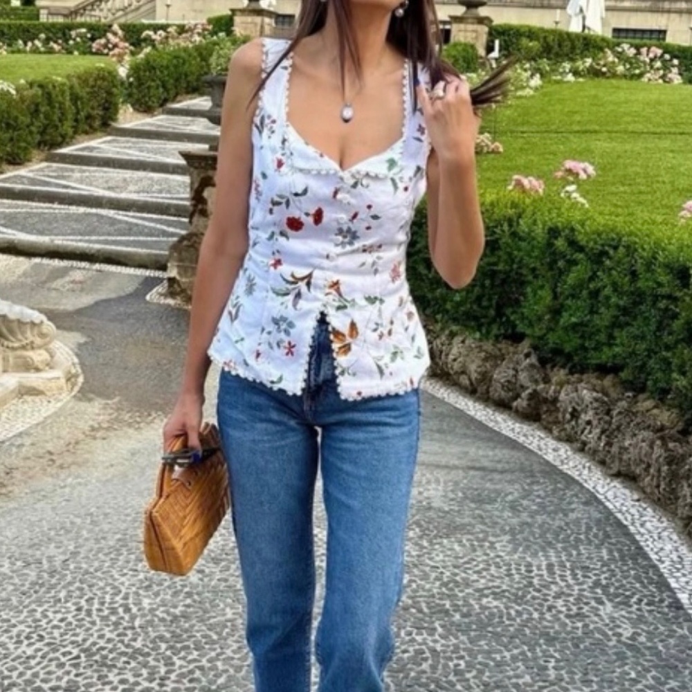 Reformation Viola Linen Top In Corsini, brand new, never worn, no flaws. - Picture 9 of 9